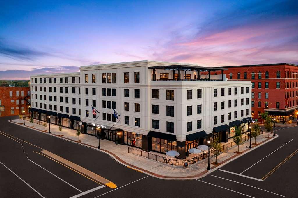 The Bradley Hotel Fort Wayne Exterior foto